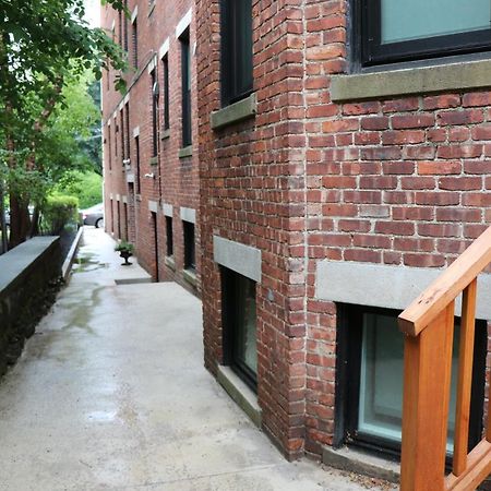 A Stylish Stay W/ A Queen Bed, Heated Floors.. #18 Brookline Exterior foto