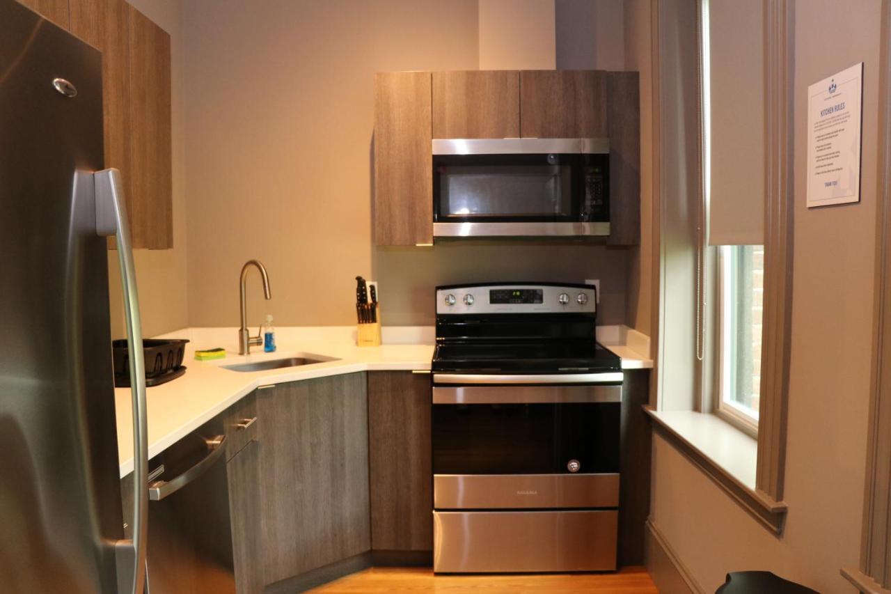A Stylish Stay W/ A Queen Bed, Heated Floors.. #18 Brookline Exterior foto