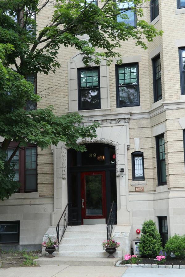 A Stylish Stay W/ A Queen Bed, Heated Floors.. #18 Brookline Exterior foto